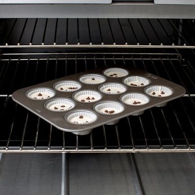Le plateau de cuisson en aluminium résistant vitré cannelé 1.5mm a aluminisé le compartiment 12 en acier